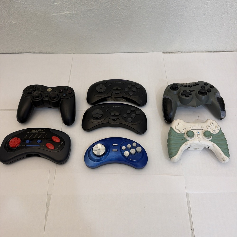 Lot (7) Wireless Controllers Thrustmaster DOCS Pelican QuickShot Hyperkin